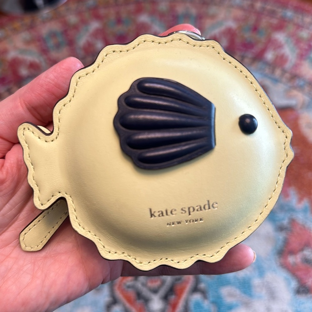 KATE SPADE FISH CHANGE PURSE KEY CHAIN TROPICAL YELLOW BLACK SILVER CUTE LNC ๐ - Picture 3 of 10